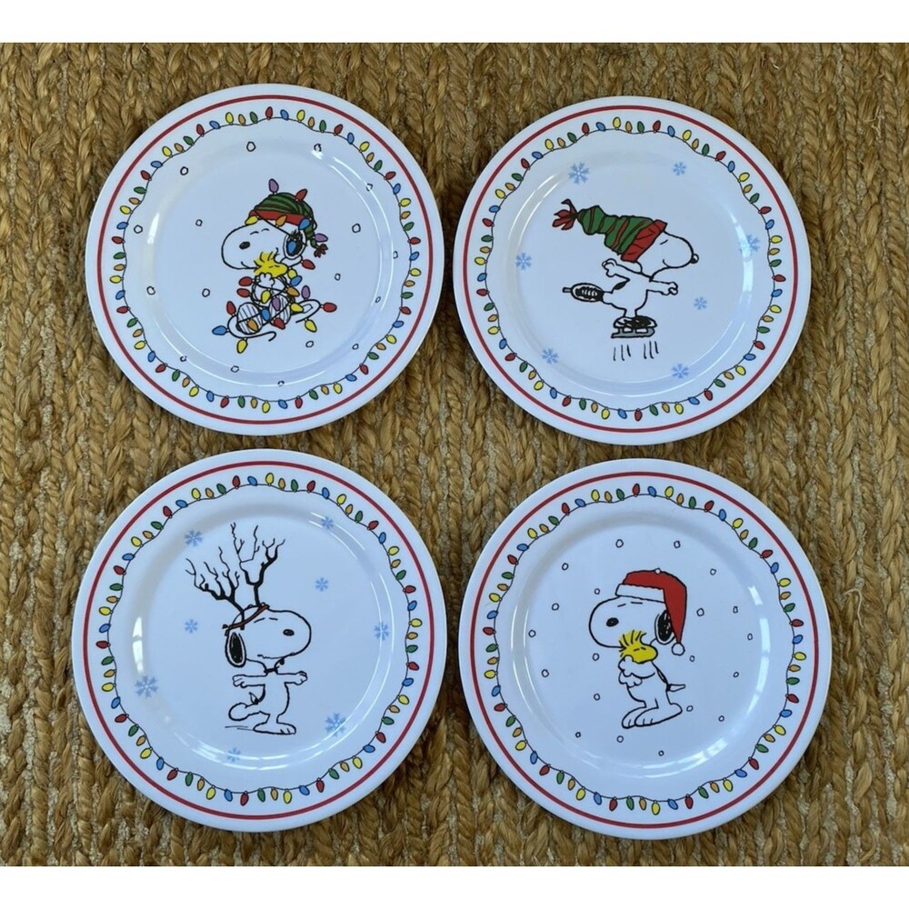 Peanuts Snoopy 2024 Christmas Lights 9" Melamine Dinner Plates Set of 4 NOS